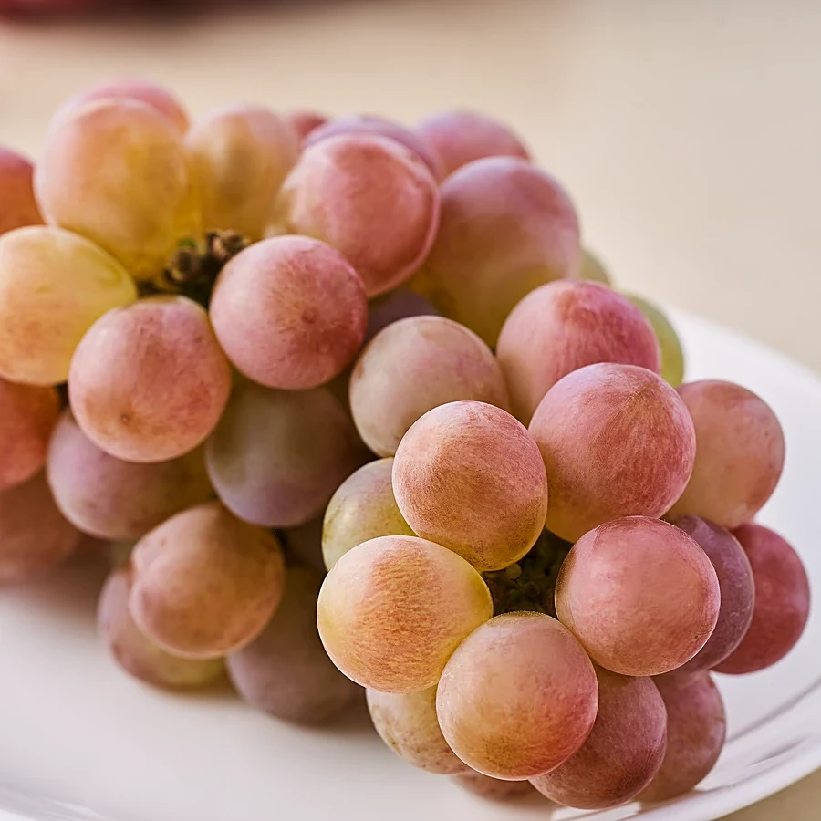Imported Red-Globe Grapes _250 g